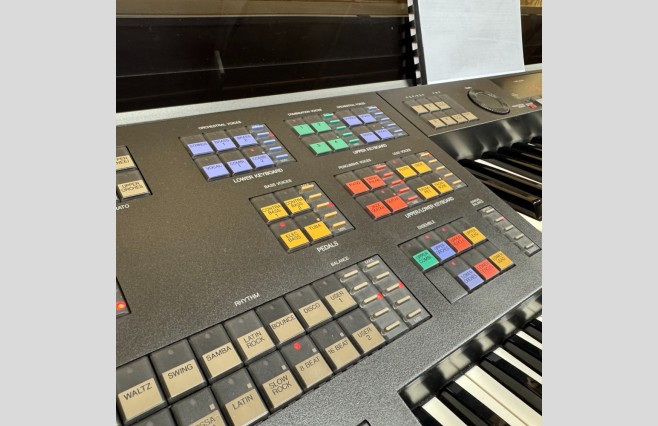 Yamaha HS6 Organ, Used Sold As Seen Bargain (SN:06773) - Image 6